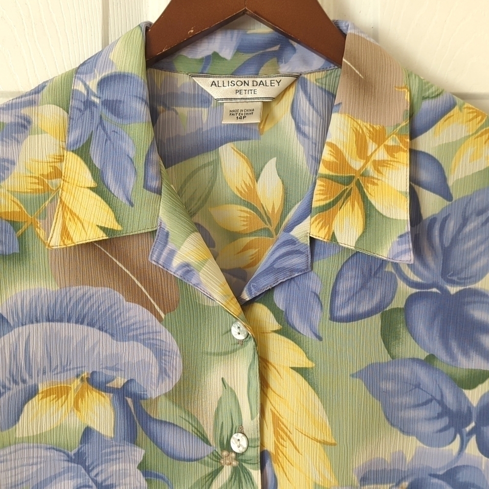 Allison Daley 90's Vintage Floral Lightweight Short Sleeve Button Down Top 14P - Picture 2 of 12